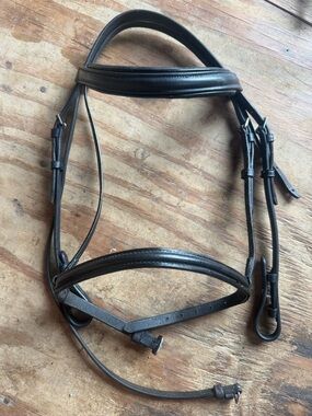 Black pony sized bridle
